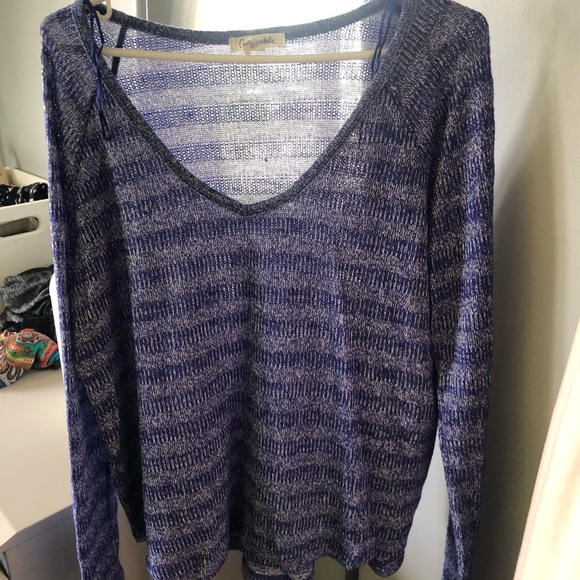 Long Sleeve Aeropostale Light Sweater - Picture 3 of 5